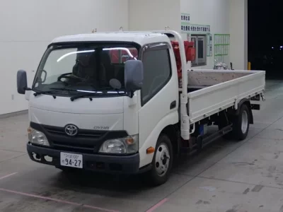 Toyota DYNA  с аукциона в Японии