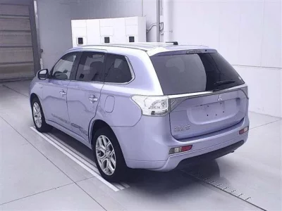 Mitsubishi OUTLANDER PHEV