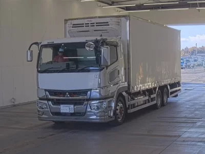 Mitsubishi SUPER GREAT  с аукциона в Японии