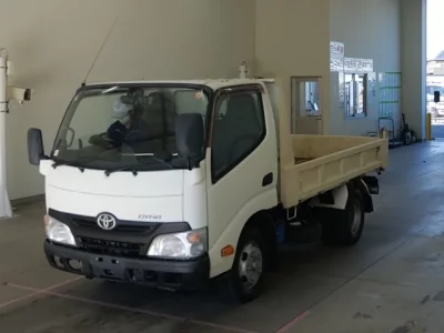 Toyota DYNA  с аукциона в Японии