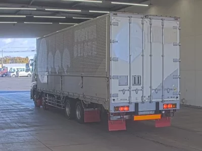 Nissan QUON  с аукциона в Японии