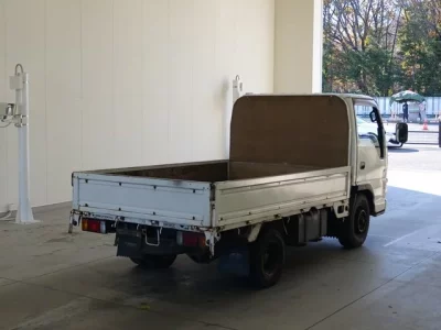 Isuzu ELF  с аукциона в Японии