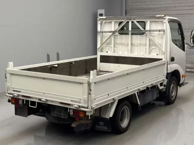 Toyota DYNA  с аукциона в Японии