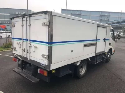 Toyota DYNA  с аукциона в Японии