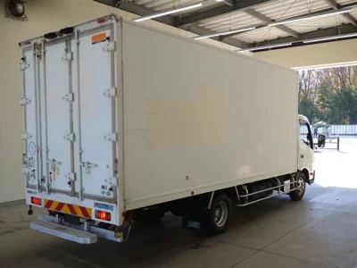 Hino DUTRO  с аукциона в Японии