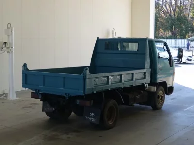 Toyota DYNA  с аукциона в Японии