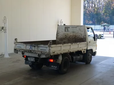 Toyota DYNA  с аукциона в Японии