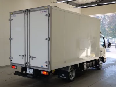 Toyota DYNA  с аукциона в Японии