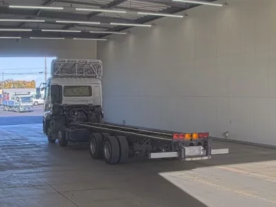 Nissan QUON  с аукциона в Японии