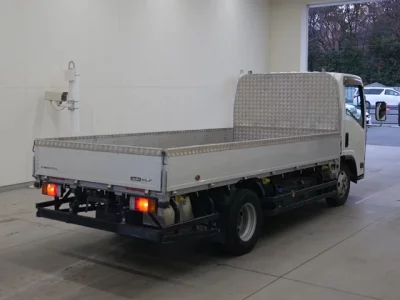 Isuzu ELF  с аукциона в Японии