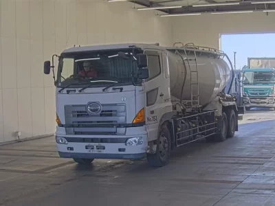 Hino TRUCK