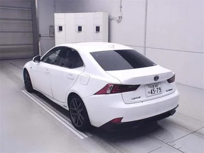 Lexus IS