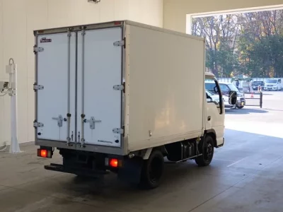 Isuzu ELF  с аукциона в Японии