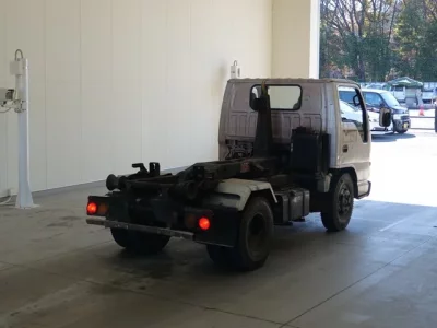 Isuzu ELF  с аукциона в Японии
