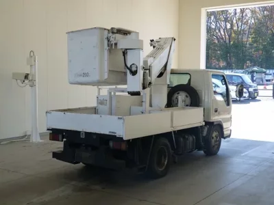 Isuzu ELF  с аукциона в Японии
