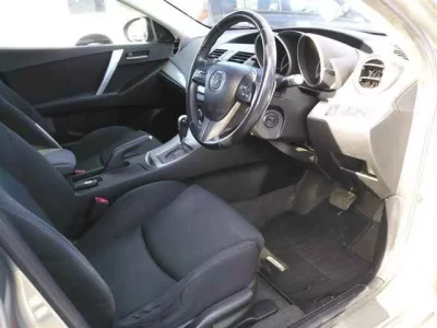 Mazda AXELA  с аукциона в Японии