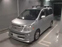 Toyota NOAH лот № 3050 оценка 3.5  с аукциона в Японии 3