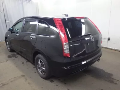 Honda STREAM  с аукциона в Японии