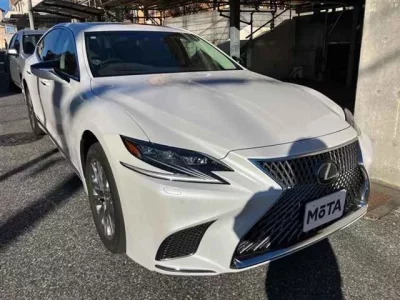 Lexus LS  с аукциона в Японии