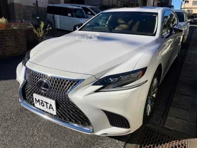 Lexus LS  с аукциона в Японии