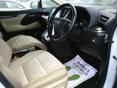 Toyota ALPHARD  с аукциона в Японии