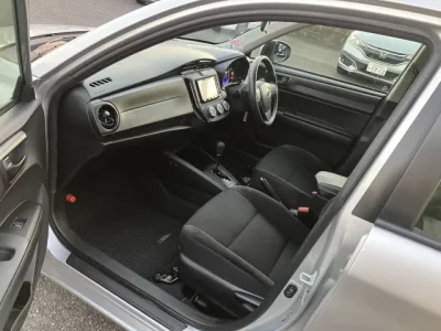 Toyota COROLLA AXIO  с аукциона в Японии