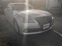 Toyota CROWN лот № 2009 оценка 4  с аукциона в Японии 4