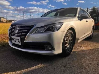 Toyota CROWN  с аукциона в Японии