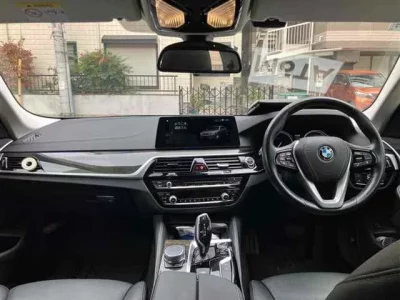 BMW 5-Series  с аукциона в Японии