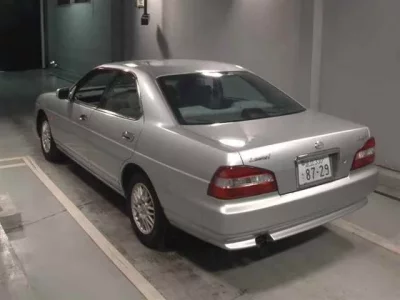 Nissan LAUREL
