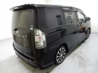 Toyota VOXY лот № 28026 оценка 3.5  с аукциона в Японии 2