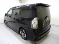 Toyota VOXY лот № 28026 оценка 3.5  с аукциона в Японии 3