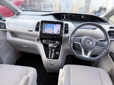 Nissan SERENA  с аукциона в Японии