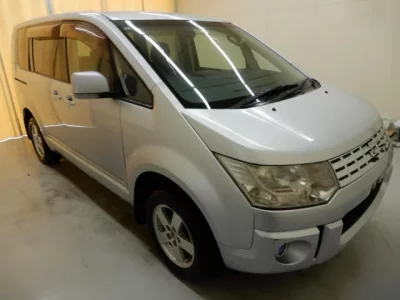 Mitsubishi DELICA D5  с аукциона в Японии