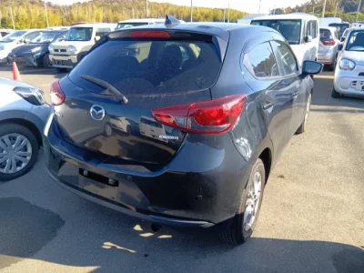 Mazda MAZDA2  с аукциона в Японии
