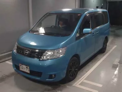 Nissan SERENA  с аукциона в Японии