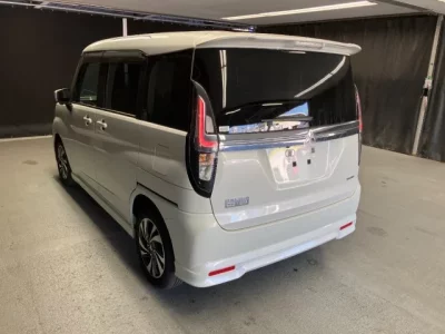 Mitsubishi DELICA D2  с аукциона в Японии