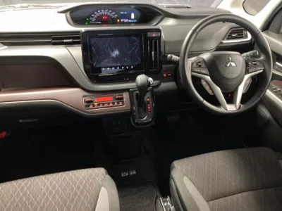 Mitsubishi DELICA D2  с аукциона в Японии