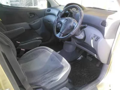 Toyota FUNCARGO  с аукциона в Японии