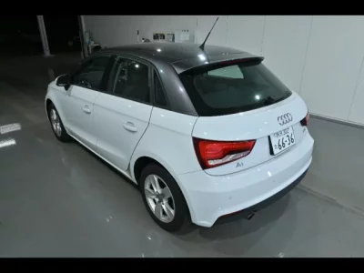 Audi A1  с аукциона в Японии