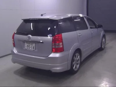 Toyota WISH  с аукциона в Японии