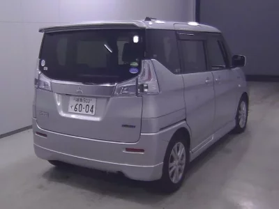 Mitsubishi DELICA D2