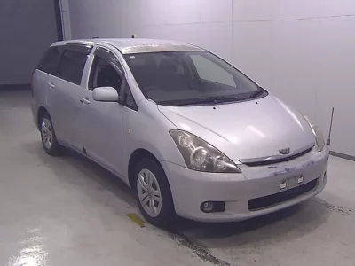 Toyota WISH  с аукциона в Японии