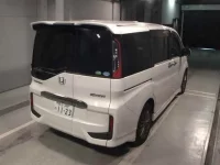 Honda STEP WAGON лот № 8301 оценка 3.5  с аукциона в Японии 4