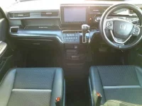 Honda STEP WAGON лот № 8301 оценка 3.5  с аукциона в Японии 7