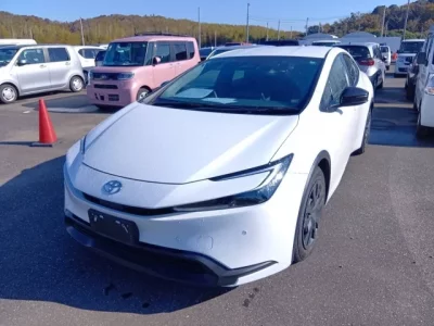 Toyota PRIUS  с аукциона в Японии