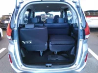 Toyota PRIUS лот № 323 оценка 3.5  с аукциона в Японии 9