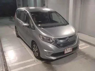 Toyota PRIUS  с аукциона в Японии