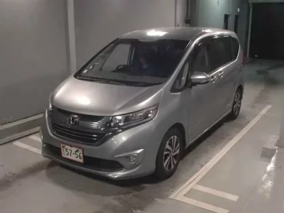 Toyota PRIUS  с аукциона в Японии