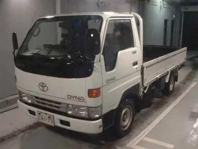 Toyota DYNA  с аукциона в Японии